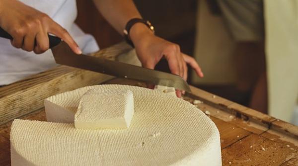 Brânză de 2000 de euro kilogramul! Este dintr-un lapte deosebit