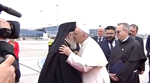 Papa Francisc a ajuns în România