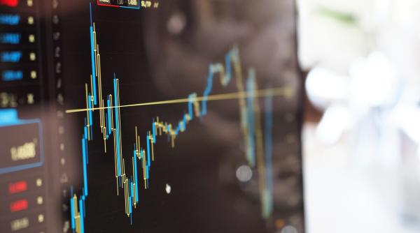 Bursa de la București a deschis nesigur ședința de vineri