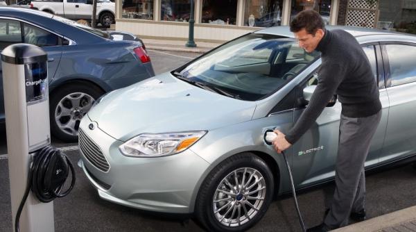 Enel şi Engie sar în ajutorul clienților Fiat Chrysler. Ce oferă