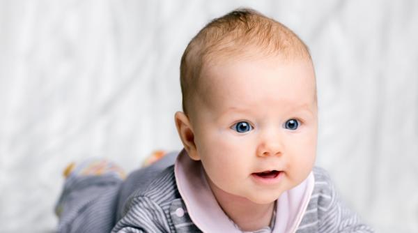 Vouchere, comisie de alăptare și multe grădinițe. Toate, pentru stimularea natalității