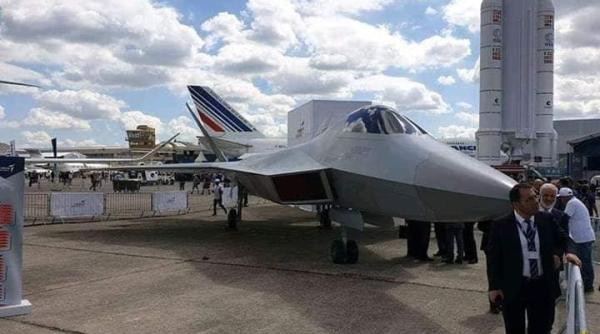 Avionul invizibil al turcilor, prezentat la târgul aeronautic de la Paris