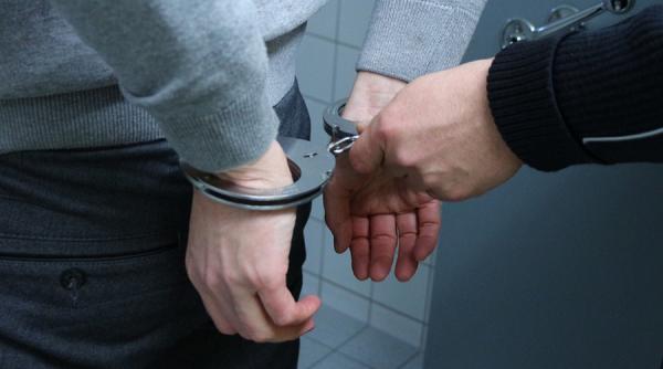 Aeronavă oprită și pasageri arestați pe Otopeni