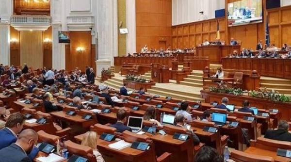 Moțiunea de cenzură a picat cu doar 200 voturi favorabile