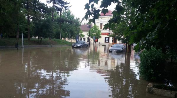 Cernavodă a ajuns sub apă în urma unei ploi torențiale Galerie foto