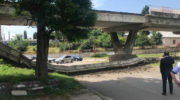 Podul a cărui balustradă s-a prăbușit nu a fost niciodată reabilitat