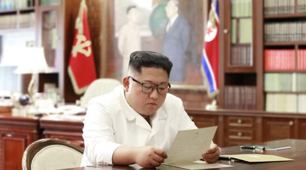 Kim Jong Un, încântat de o scrisoare primită de la Donald Trump