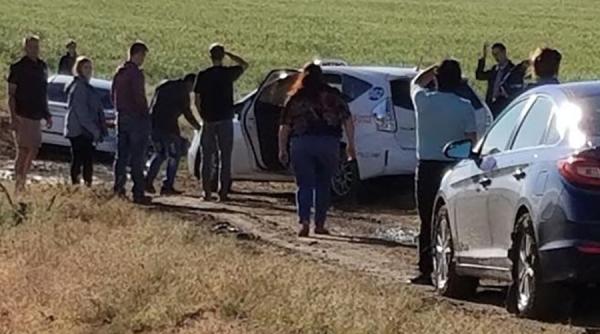 Rateu uriaș al Google Maps. 100 de mașini s-au rătăcit pe un câmp noroios