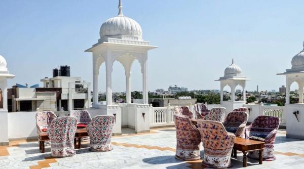 Din vânzător de cartele SIM a ajuns milionar în timp record