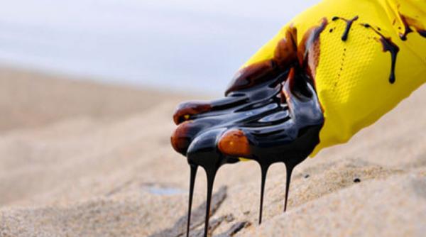 Prețul petrolului a scăzut cu 4%. Ce s-a întâmplat