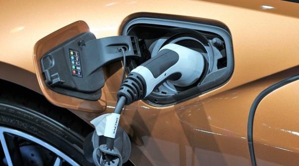 Numărul autovehiculelor electrice este în creștere în România