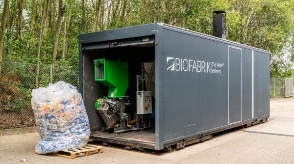 O instalație revoluționară transformă plasticul în combustibil