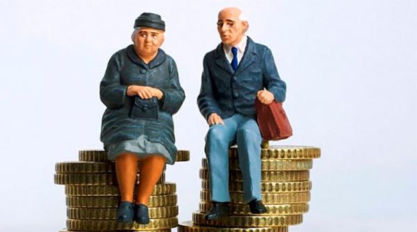 În iunie s-au plătit cu 822 de pensii mai puțin