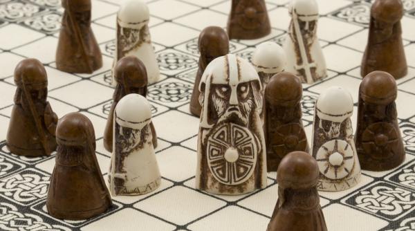 Un joc de șah al vikingilor a fost transformat într-un joc video