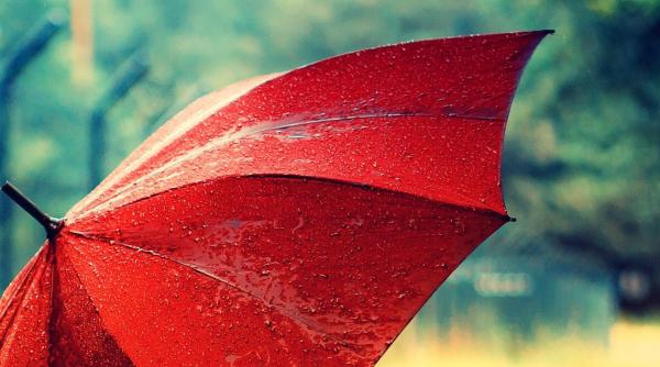 Cod galben de furtuni până joi dimineaţa. Sunt vizate 28 de județe