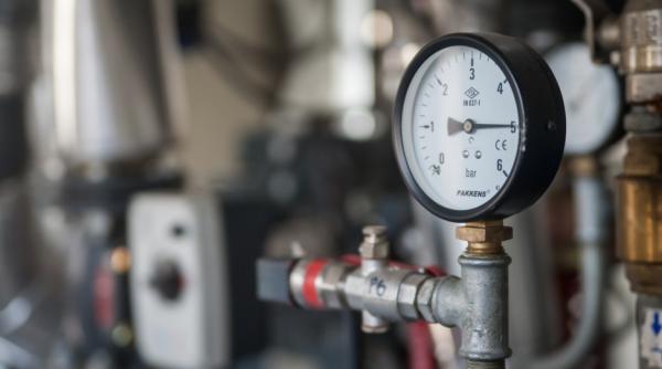 Elcen, obligată să vândă energie la prețuri mici. Care sunt efectele