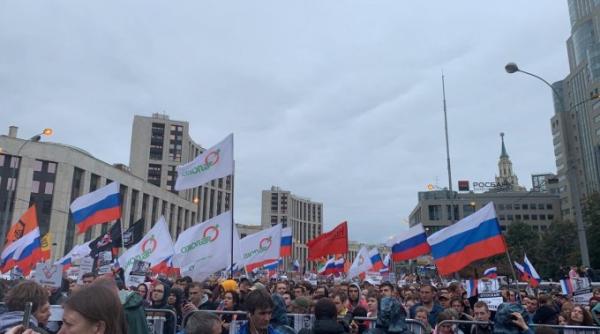 Nou protest cu zeci de mii de oameni la Moscova