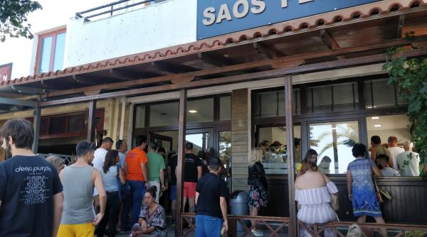 Situație tensionată pe insula Samotrakis unde turiști români au rămas blocați