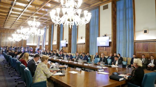 Remanierea Guvernului. Cine este va fi la Interne și cine la Educație