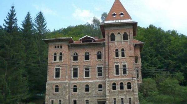 Castel, scos la vânzare în România. A fost decorul unui film celebru