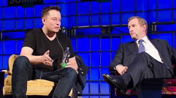 Elon Musk s-a răzgândit. Cum vrea să încălzească planeta Marte