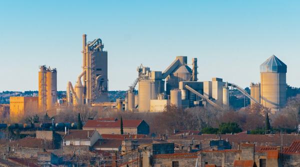 Consiliul Concurenței analizează preluarea Somaco de către Holcim