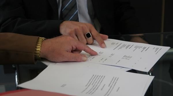 Interdicție majoră pentru viitorii aleși ai țării. E vorba de contracte