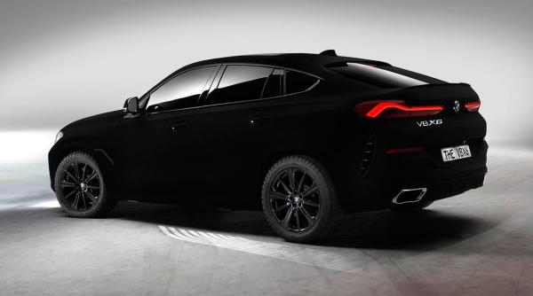 Un BMW este cea mai neagră mașină din lume