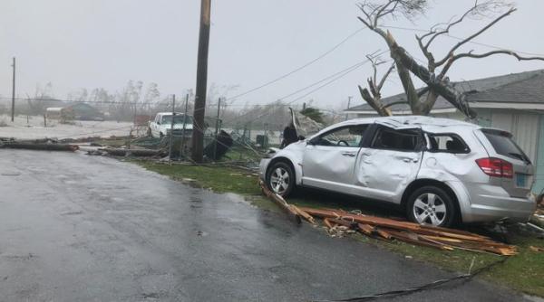 Uraganul Dorian a lovit Bahamas cu rafale de 300 km/h