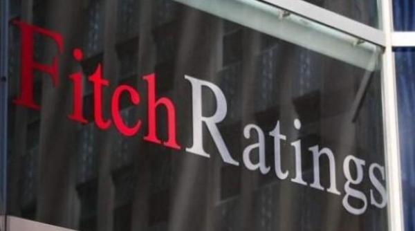 Avertisment Fitch: Riscurile la adresa finanțelor publice se amplifică în România
