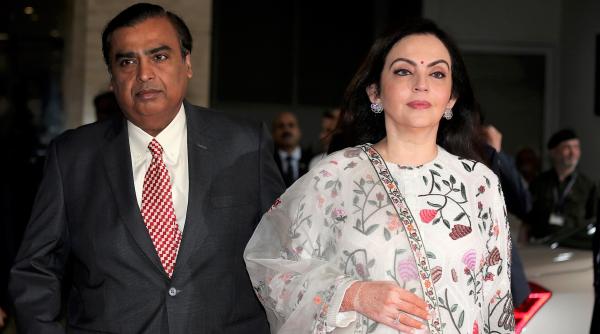 Miliardarul care distribuie gratis televizoare. Cu un scop anume