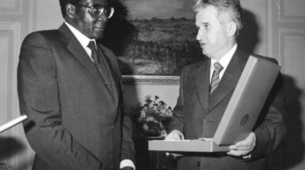 A murit Robert Mugabe, dictatorul care a condus Zimbabwe din 1980