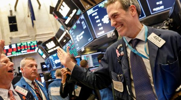 Bursa de Valori a început ziua pe verde. A revenit încrederea