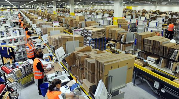 Grevă la Amazon. Oamenii nu cer măriri de salarii