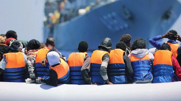 Italia, Germania și Franța, preiau migranții de pe nava Ocean Viking