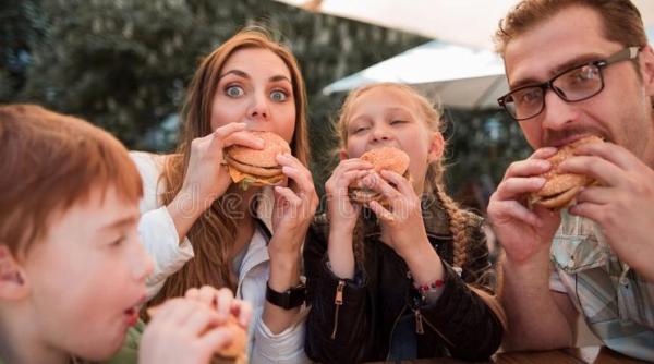 De ce nu e bine să luăm decizii pe stomacul gol