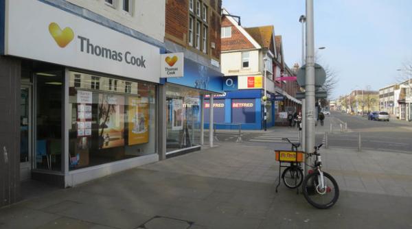 Cum sunt afectați turiștii români de falimentul Thomas Cook