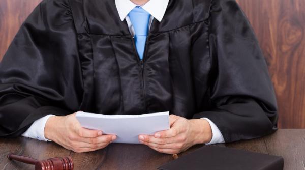 Magistraților li se pregătește o surpriză. Proiect în Senat