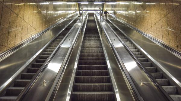 Metrorex ieftinește abonamentele pentru studenți