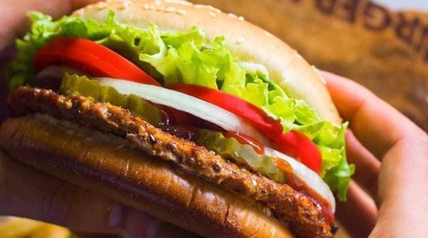 Burger King își trimite clienții la concurență. Tactică nobilă