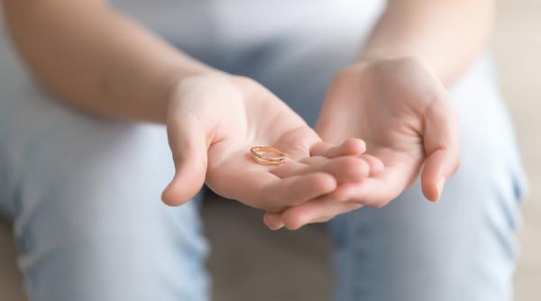 Divorț cu despăgubiri de zeci de mii de lei. În ce situații se pot cere