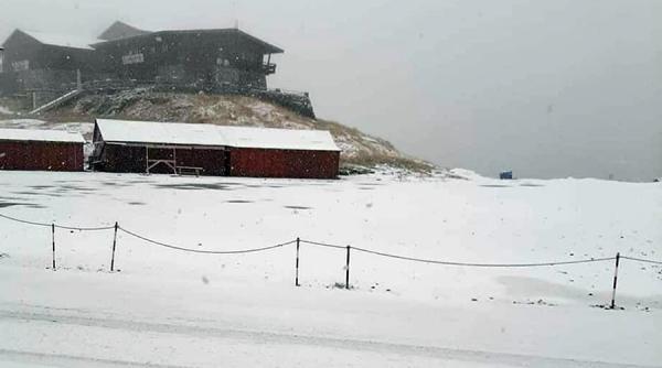 Prognoza meteo pentru 3 zile. La Bâlea Lac și Rânca ninge FOTO + VIDEO