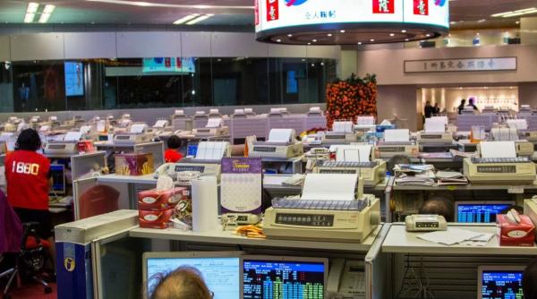Bursa de la Hong Kong s-a răzgândit. A renunțat la o tranzacție uriașă