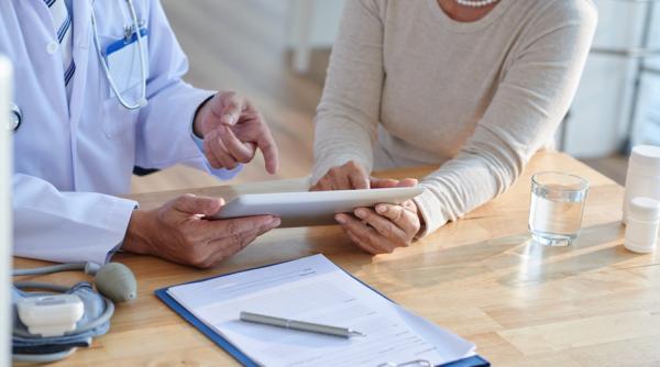 CNAS, obligată să comunice pacienților listele cu serviciile acordate