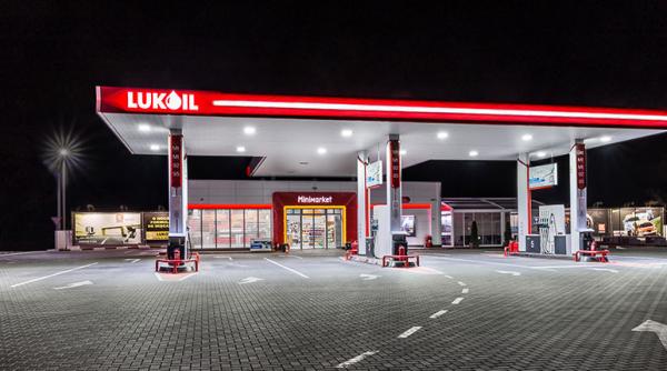 Lukoil a ajuns la un acord cu clienții săi! Vezi ce despăgubiri trebuie să plătească