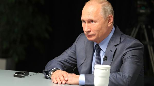 Vladimir Putin a sosit în Arabia Saudită la 12 ani de la ultima vizită VIDEO