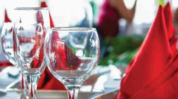 Austriecii sunt disperați! Încălzirea globală îi lasă cu paharele goale