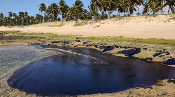 Misterioasa pată de petrol din apele Braziliei. Este uriașă!