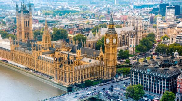 Parlamentului britanic solicită actualizarea costurilor BREXITULUI