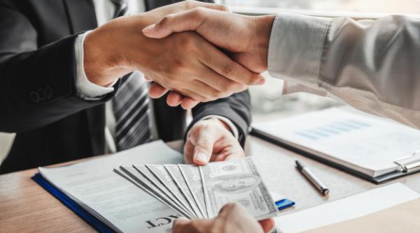 SALARII. În ce domenii poți să câştigi 20.000 lei pe lună